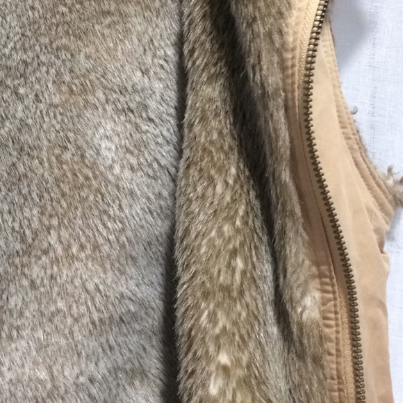 Gap reversible fur vest Size Medium - Picture 3 of 4